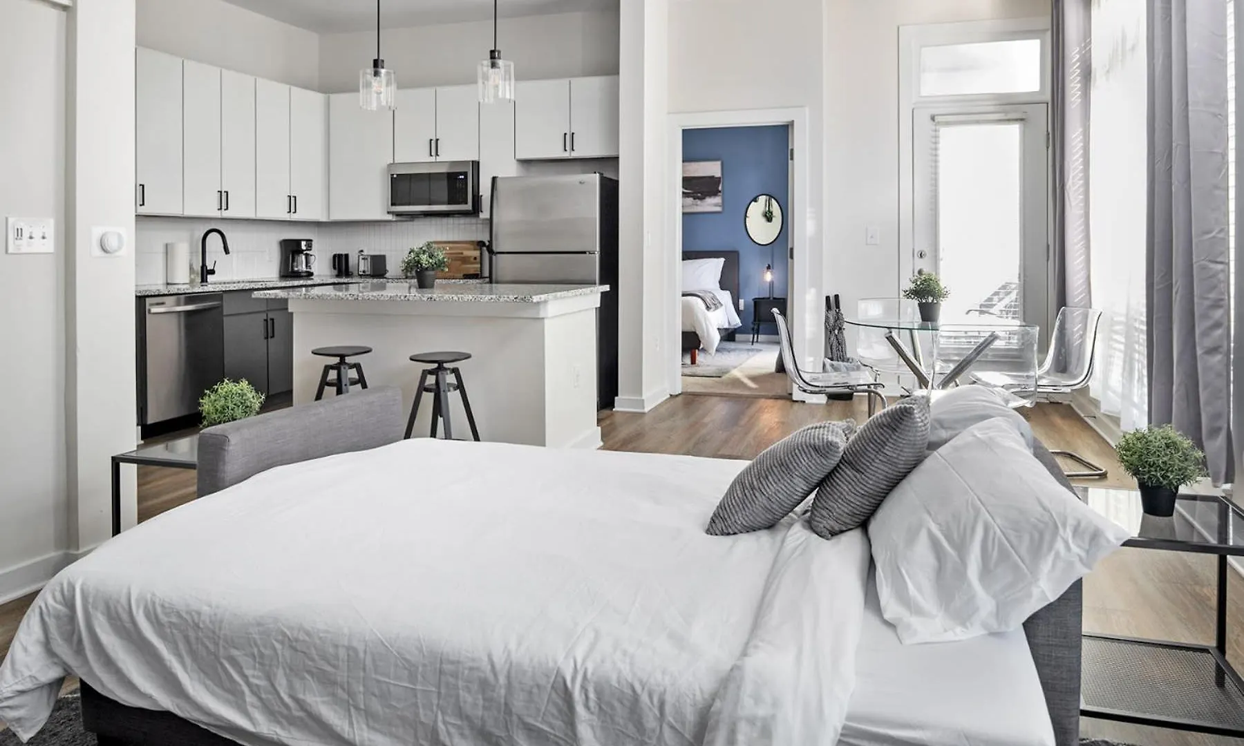 Spacious 2Bd With Private Balcony And Free Parking Σάρλοτ 0*,