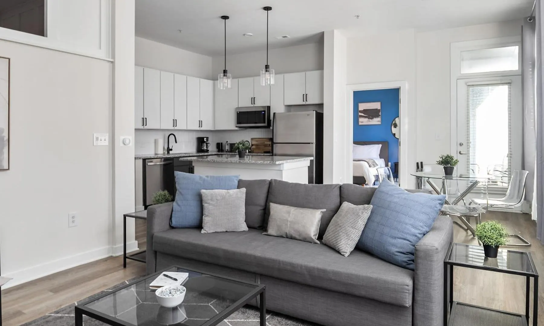 Spacious 2Bd With Private Balcony And Free Parking Σάρλοτ Διαμέρισμα