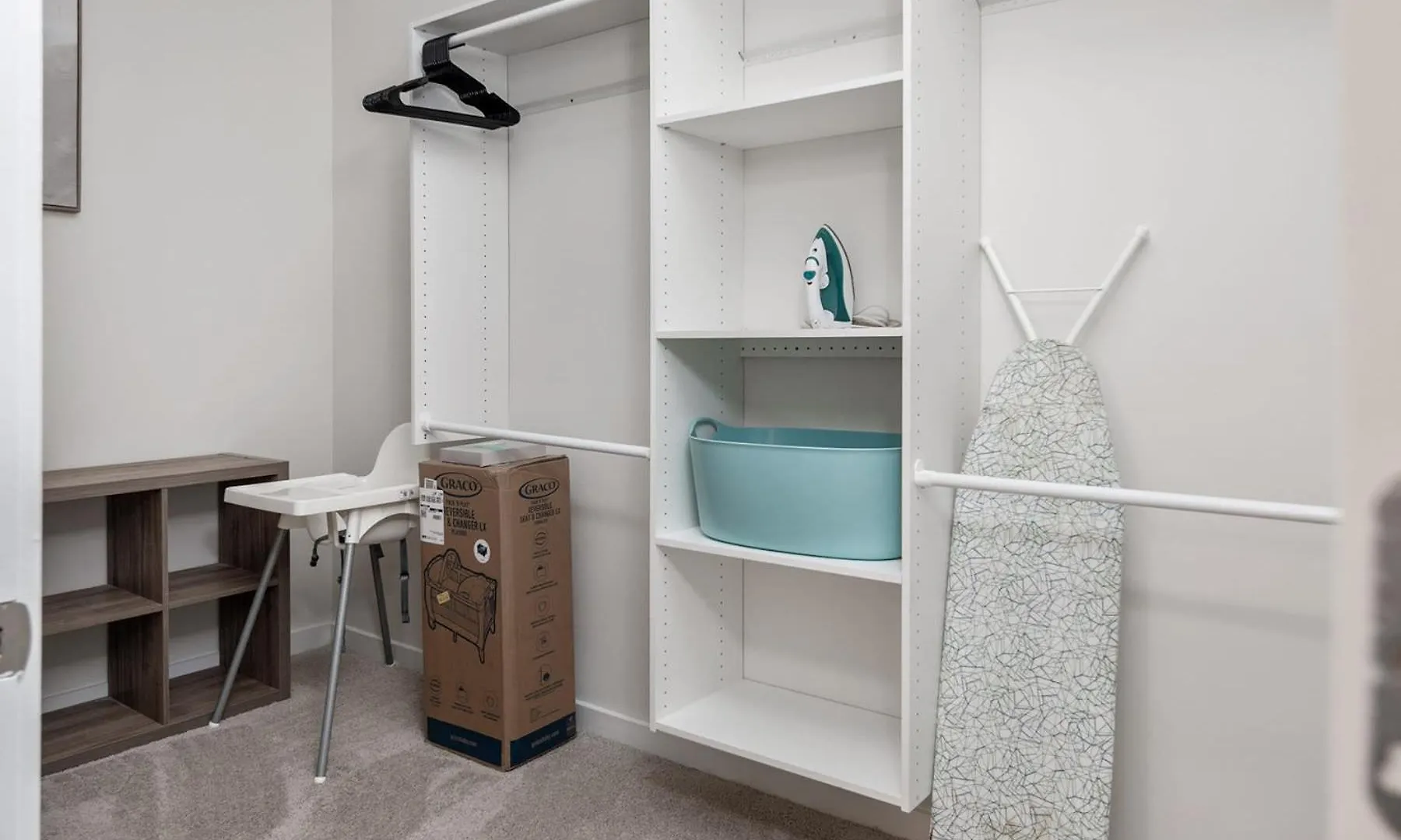 Spacious 2Bd With Private Balcony And Free Parking Σάρλοτ Διαμέρισμα