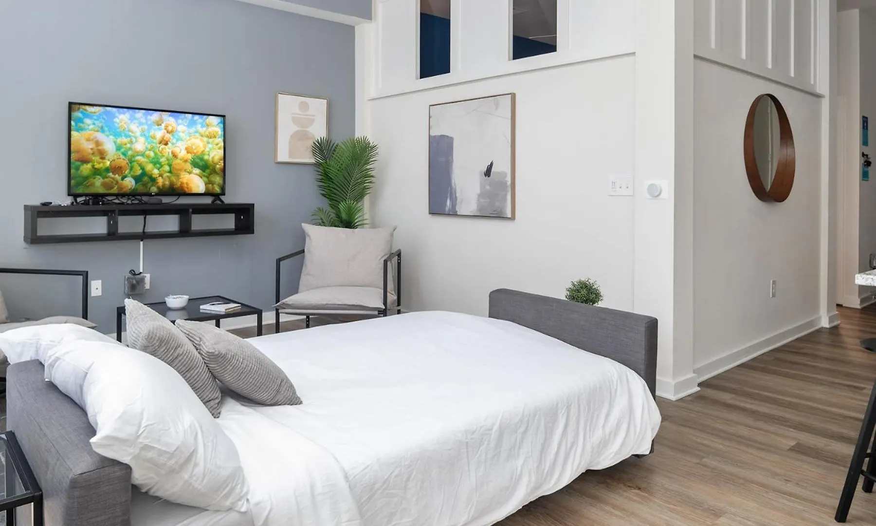 Spacious 2Bd With Private Balcony And Free Parking Σάρλοτ