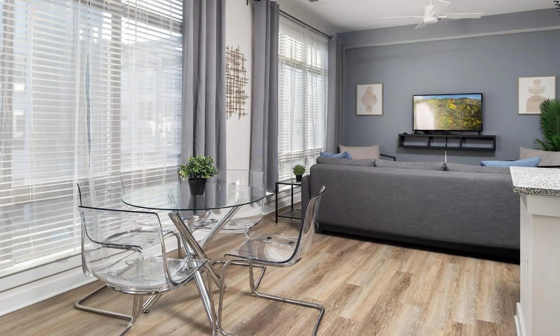 Spacious 2Bd With Private Balcony And Free Parking Σάρλοτ