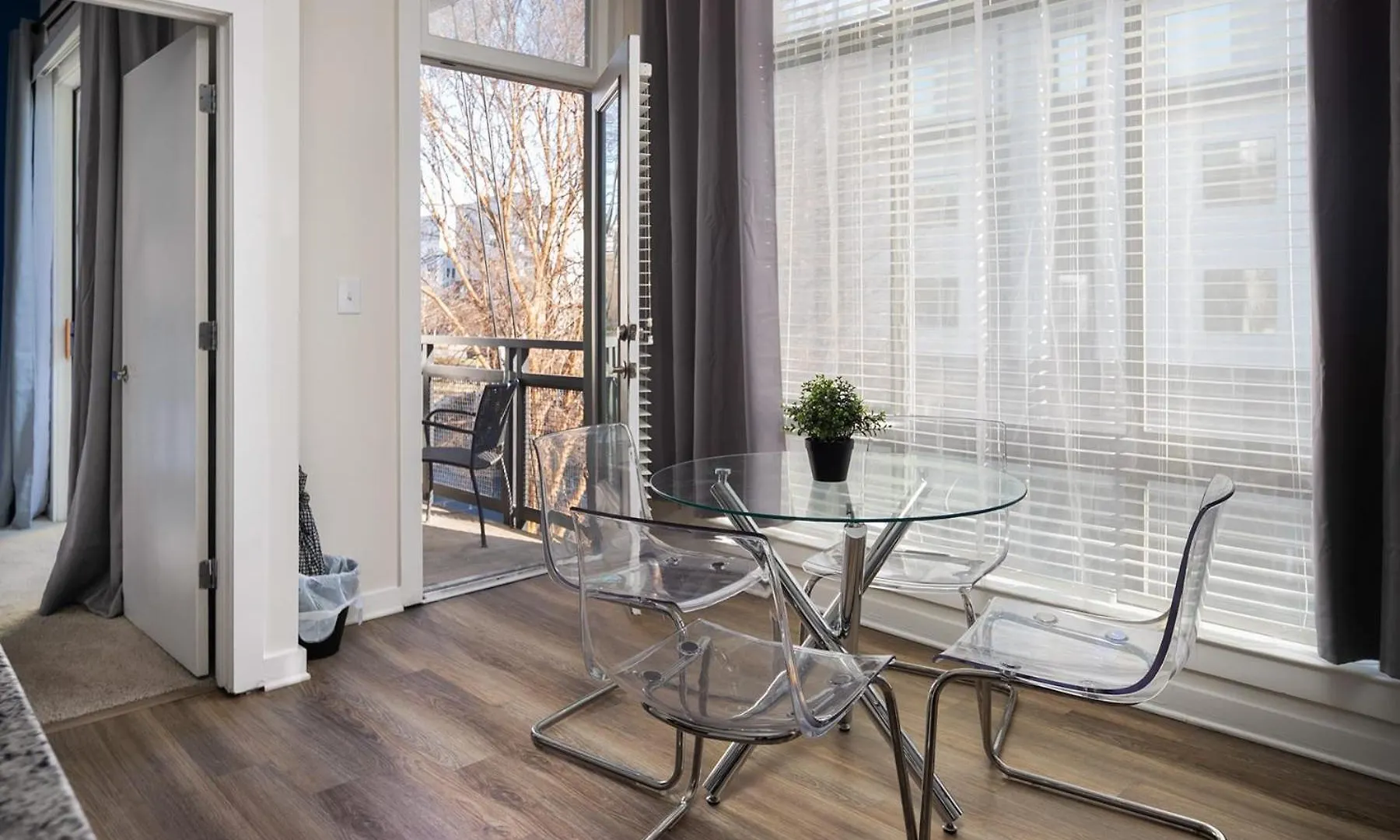 Spacious 2Bd With Private Balcony And Free Parking Charlotte Appartement